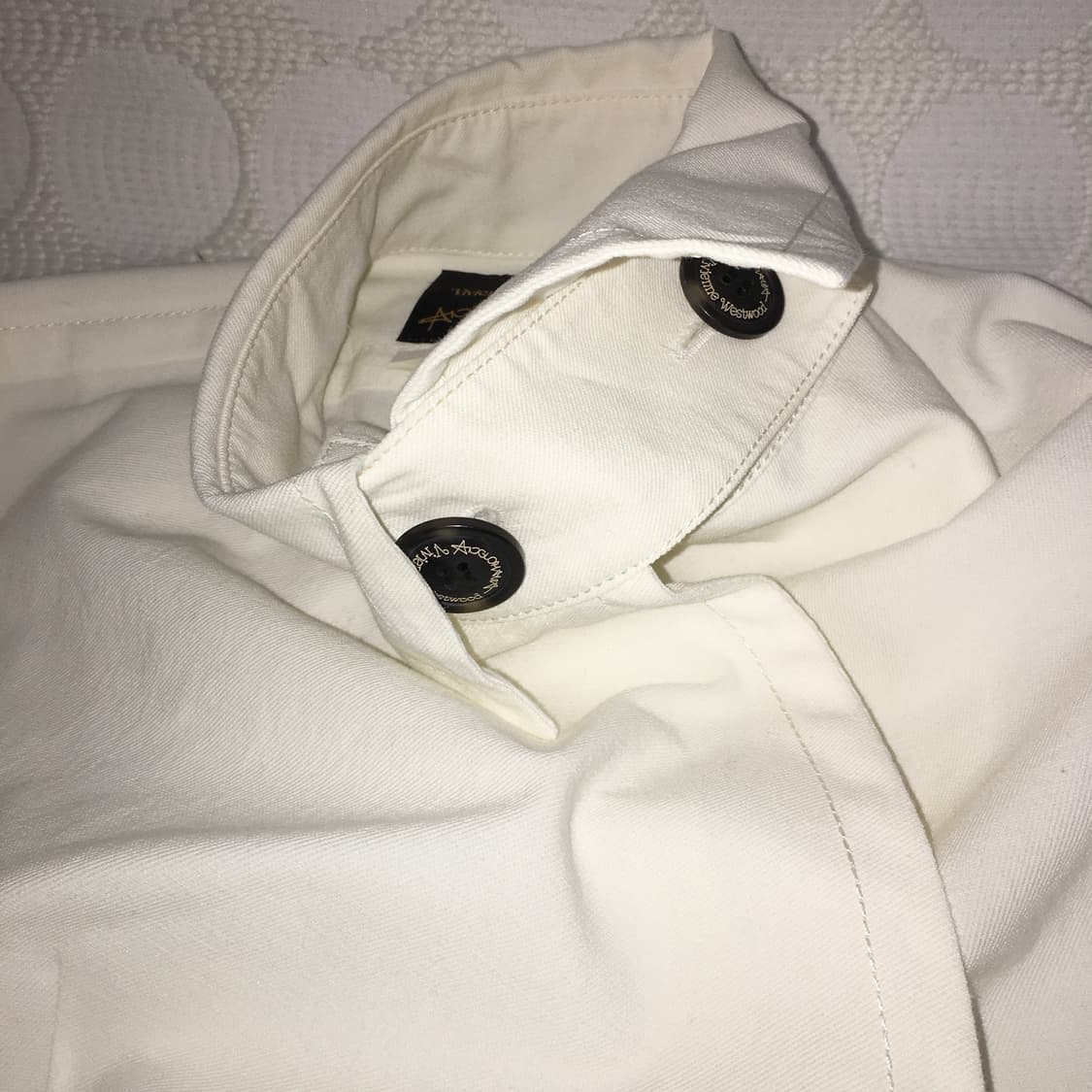 비비안 웨스트우드 화이트 입체 재단 재킷 상품이미지8