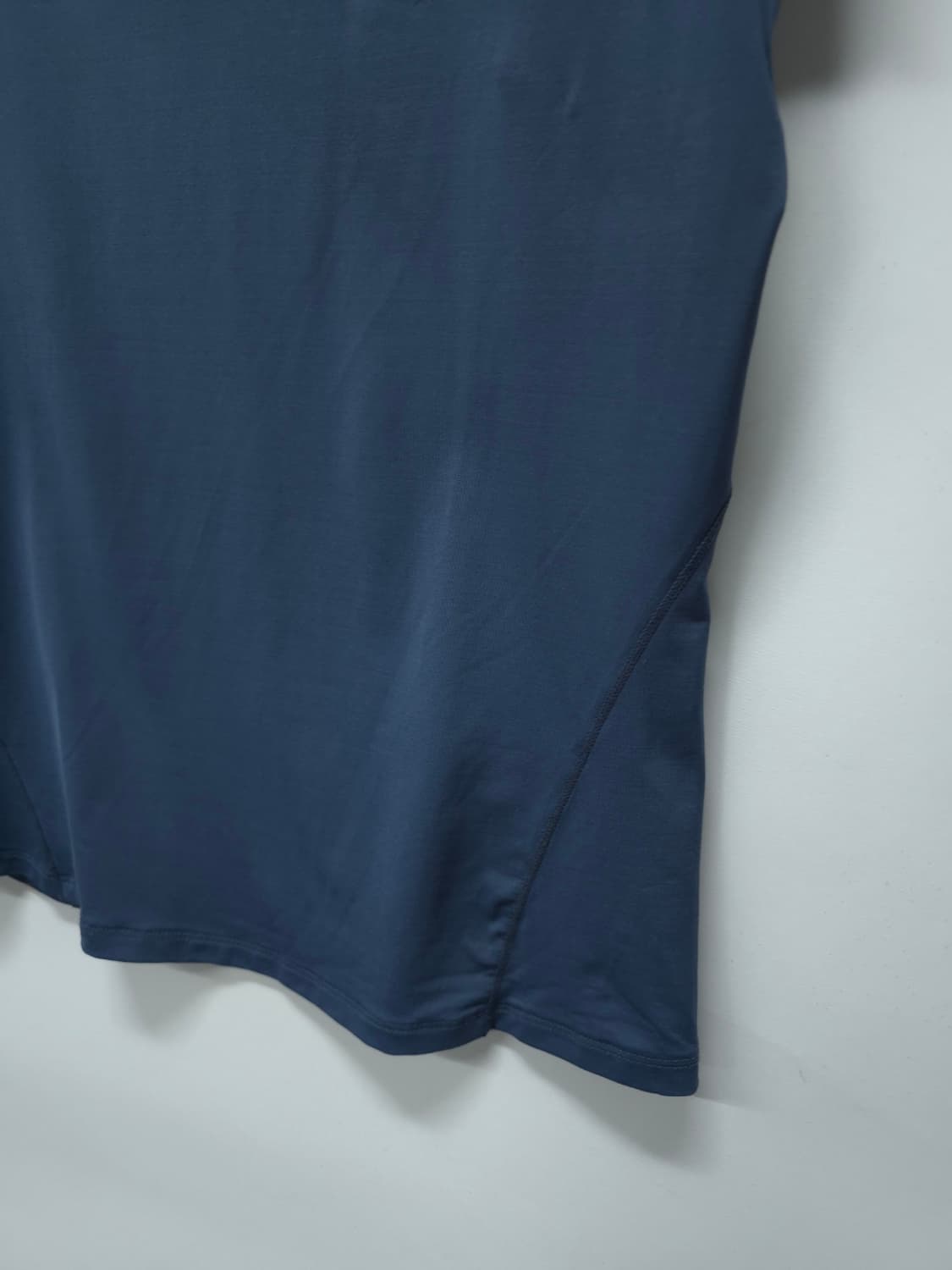 ​데상트 여성 DSW 트레이닝 메쉬 배색 반팔 티셔츠 (55) 상품이미지6