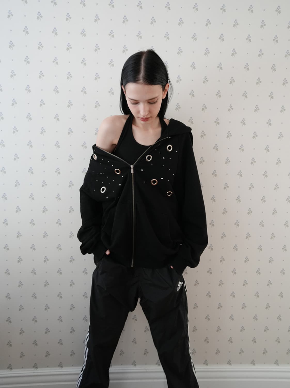 (미착용 새상품) 페인츄얼 스터드 써클 링 후드집업 (블랙) 상품이미지1