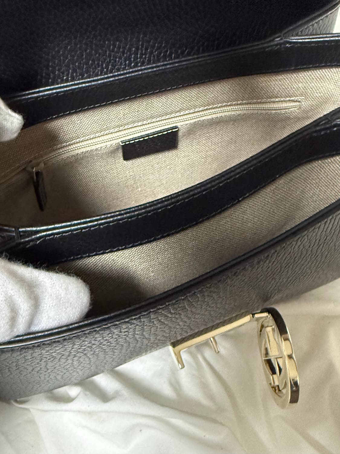 구찌 인터로킹 탑 핸들 체인 숄더백(1회착용) 상품이미지3