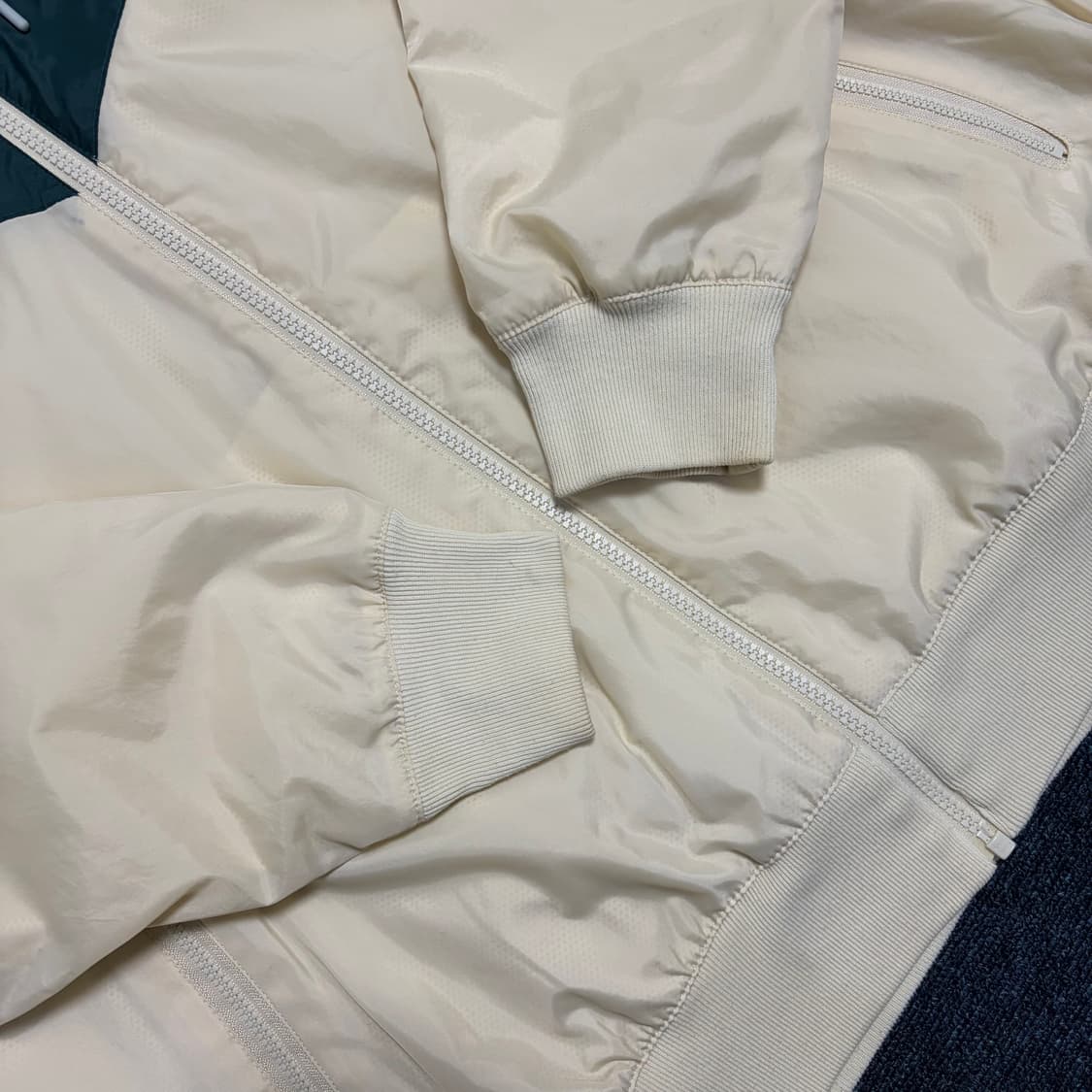 나이키 21-22 리버풀 FC 윈드러너 상품이미지2