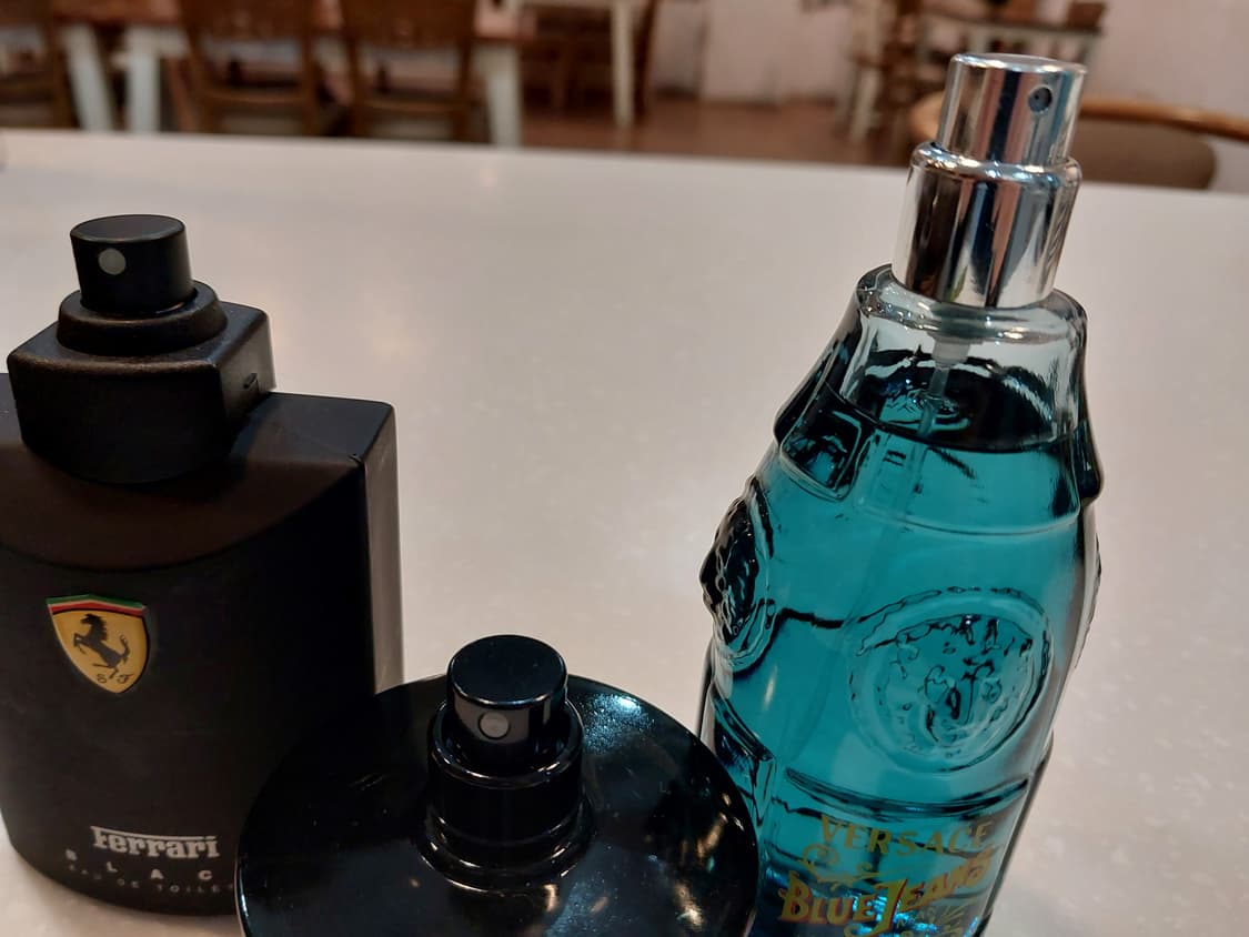 페라리 블랙,케네스콜 블랙, 베르사체 블루진, 향수 3병 일괄판매  상품이미지4