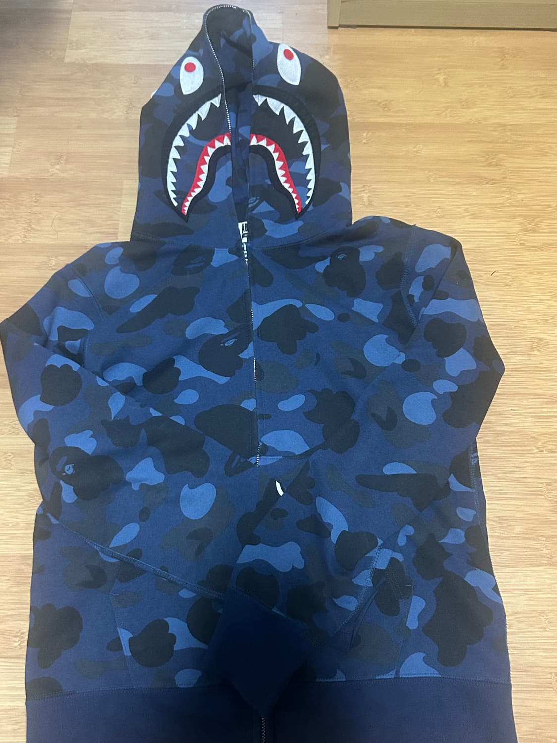 베이프 샤크후드 M 상품이미지1