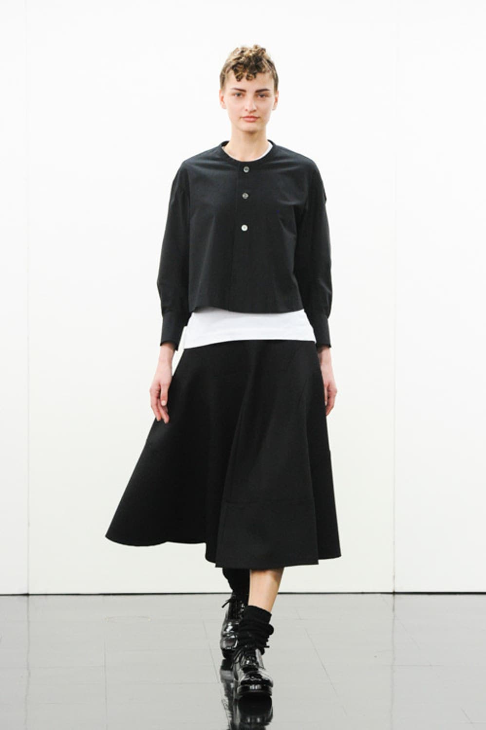 Cutting Line Detail Flare Skirt 상품이미지1