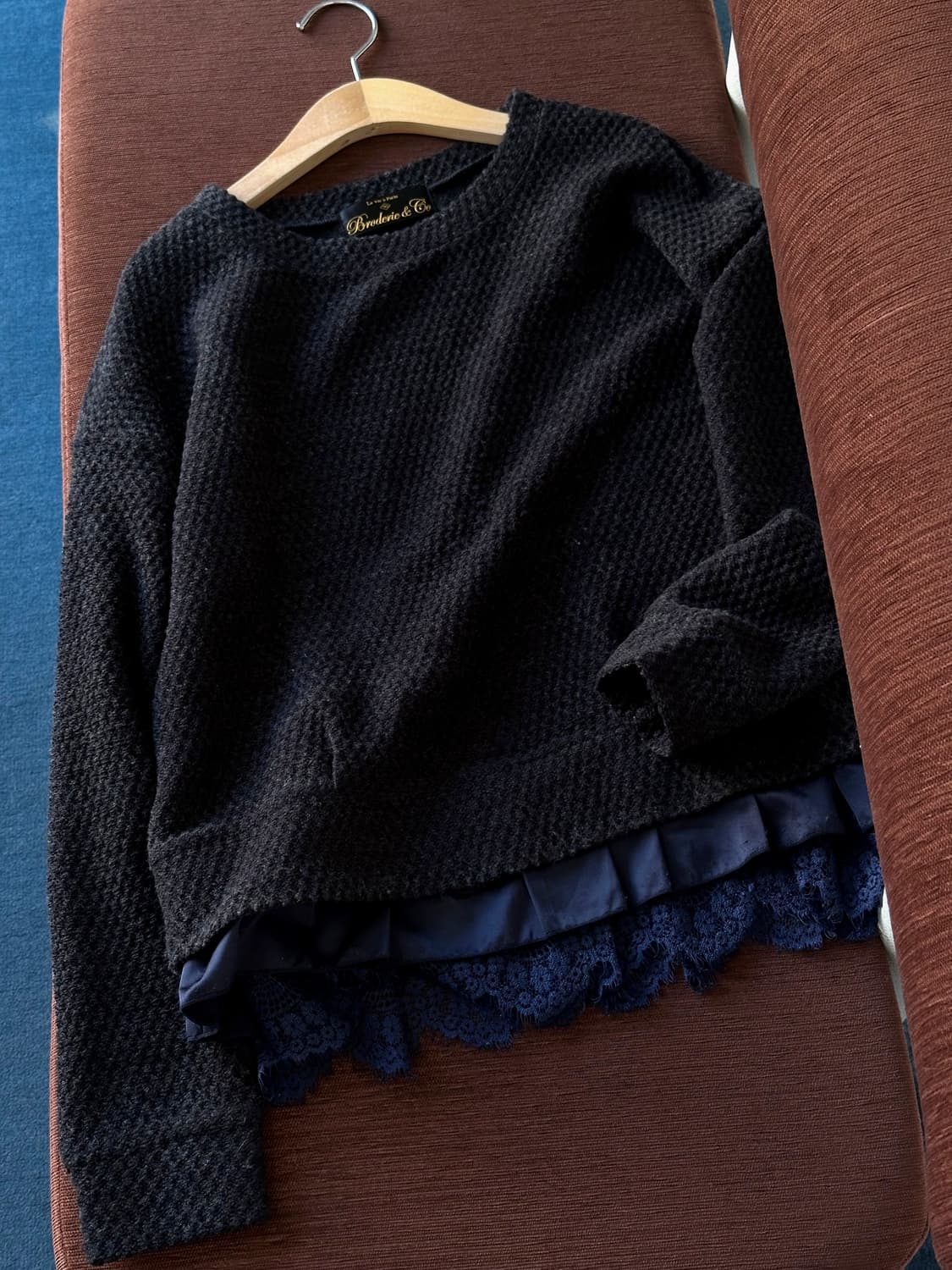 Fake layer design finish stretched knit  상품이미지1