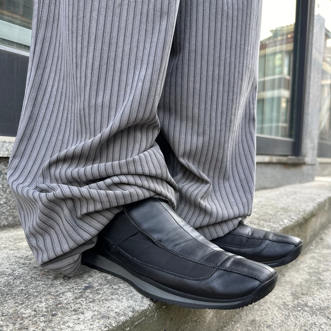 00s 블랙 프라다 스포츠 스퀘어 토 슬립온 스니커즈 상품이미지1