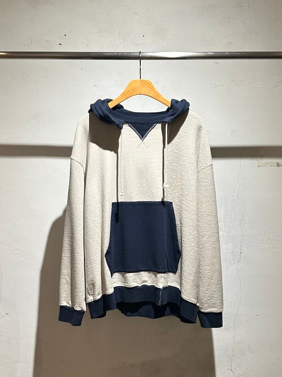 Name. Asymmetric Switching Hoodie 상품이미지1