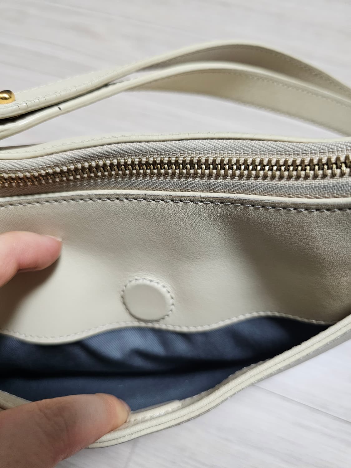 드메리엘 로지백 미디엄 크링클 아이보리 상품이미지9