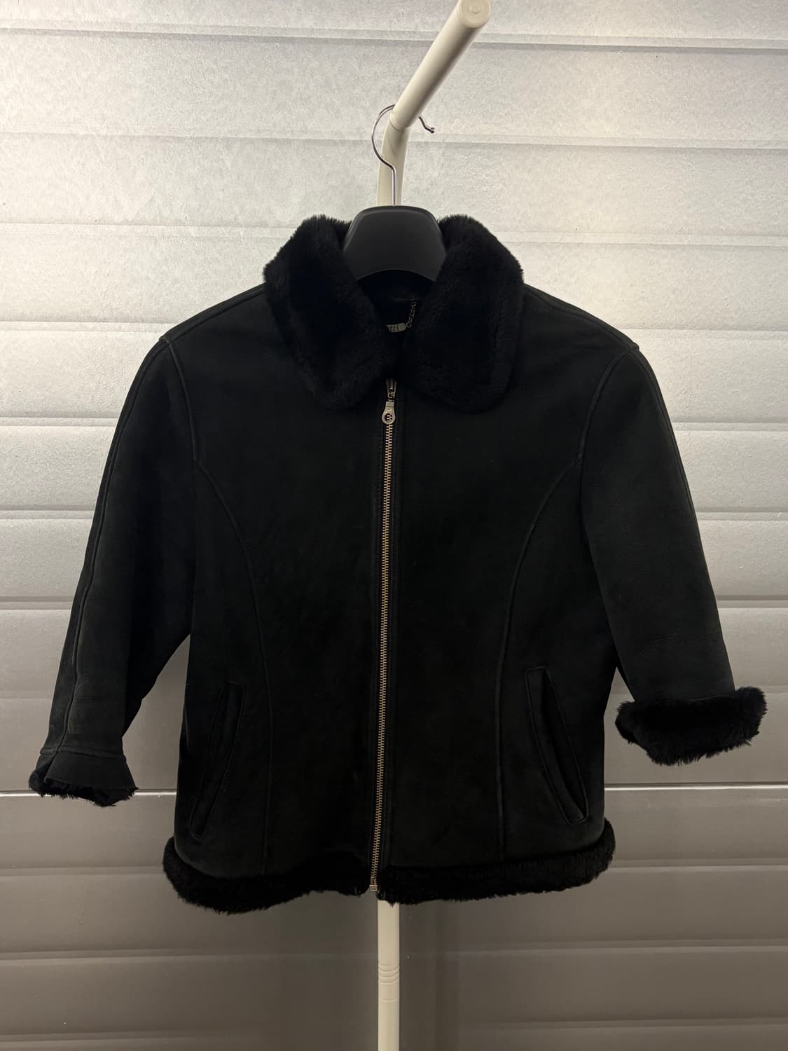 Cuttif 블랙 양가죽 숏 무스탕 자켓 상품이미지2