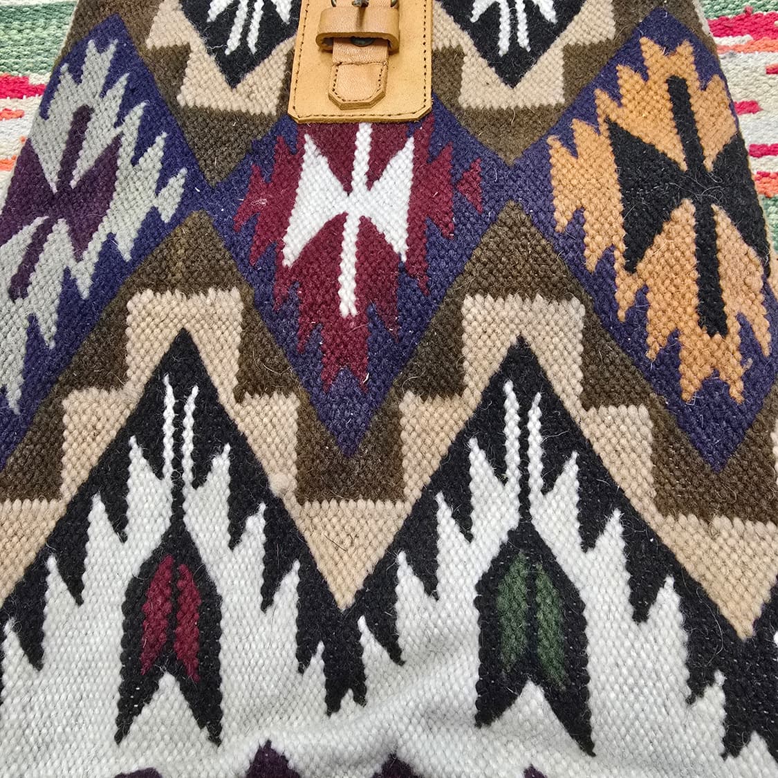 치마요 오르테가 나바호 에스닉패턴 울 가죽 백팩 상품이미지5