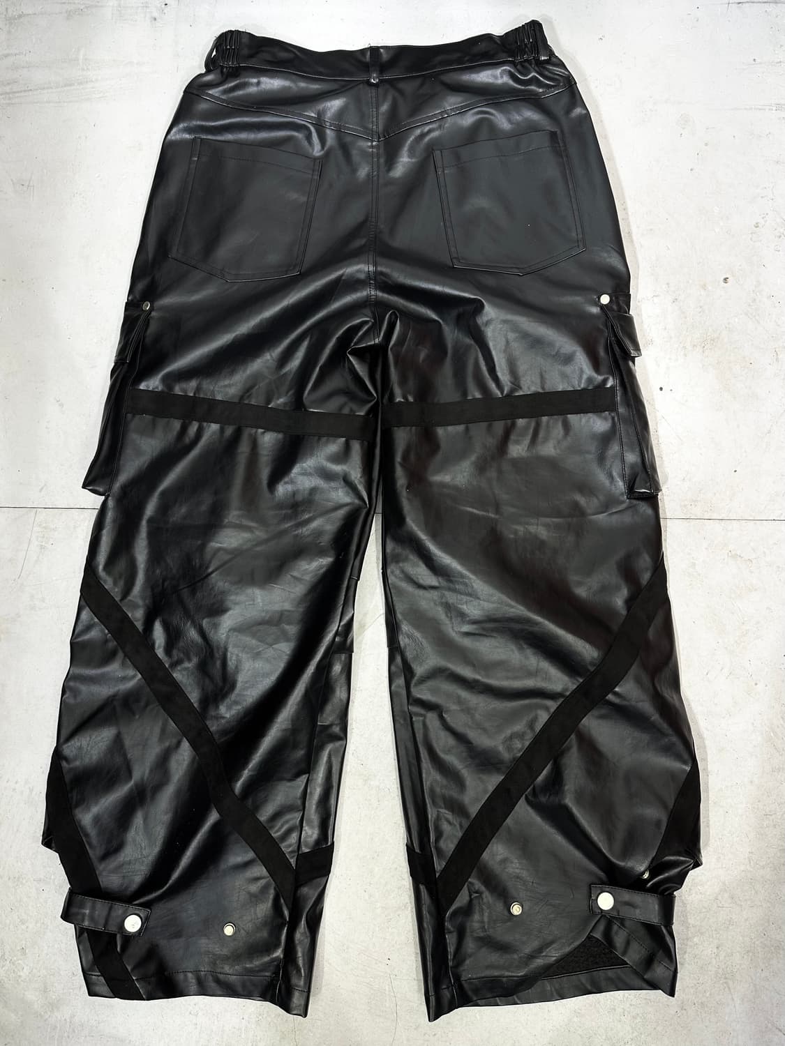 빈티지 블랙 대장급 멀티 포켓 유틸리티 비건레더 가죽 와이드 카고 팬츠 상품이미지5