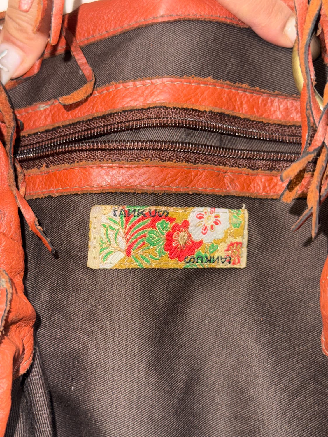 TANKUS brick brown cowhide buckled 숄더백 상품이미지7