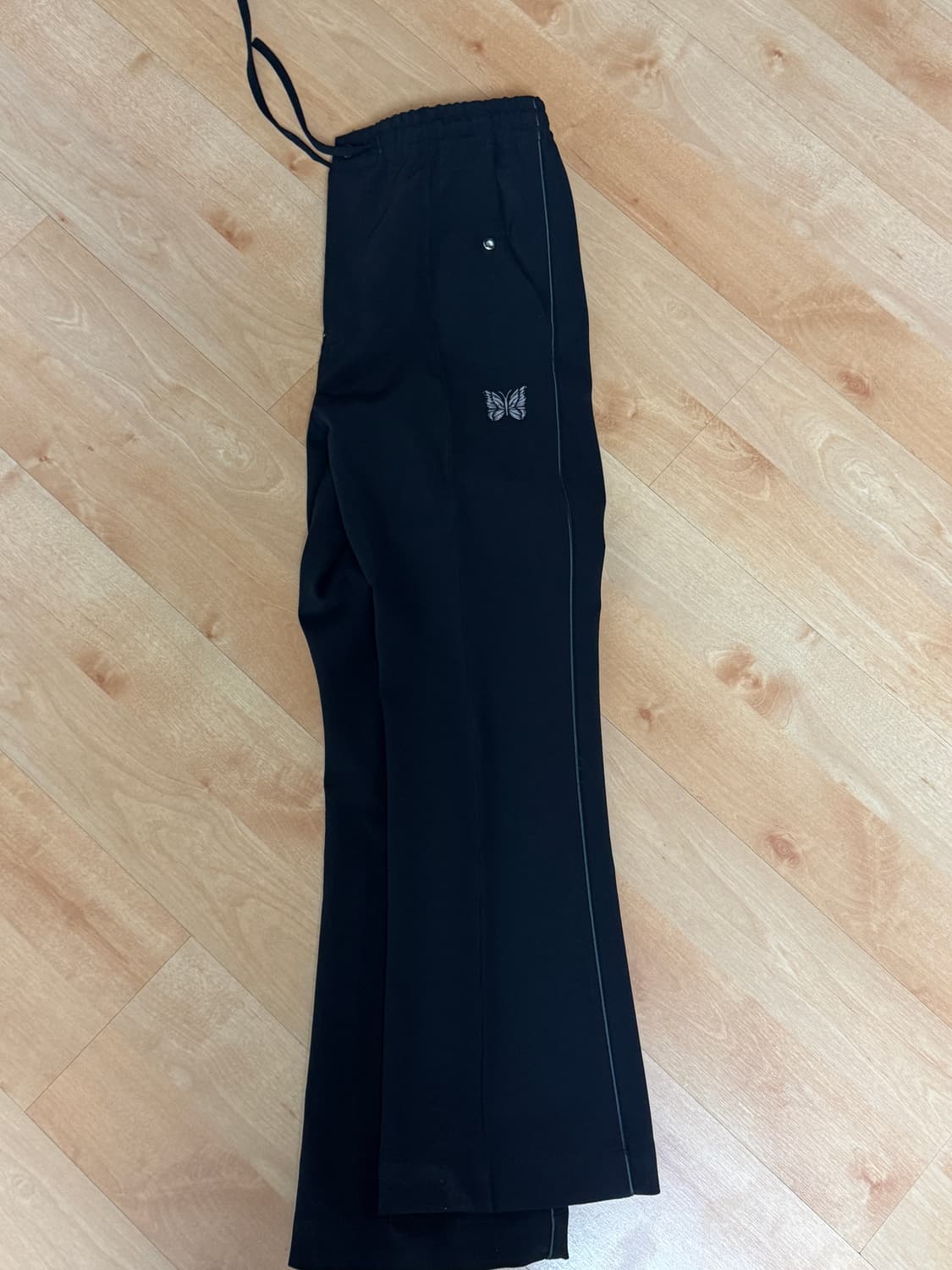 니들스 트랙 플레어핏 팬츠 상품이미지1