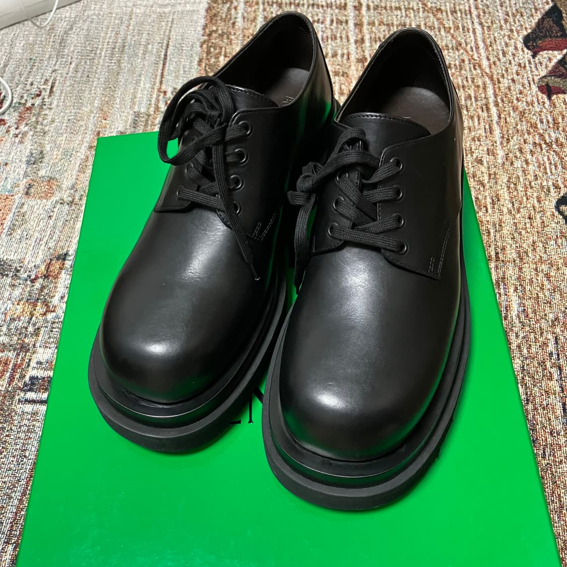 [42] 23SS 보테가베네타 러그 레이스업 더비 블랙 상품이미지4