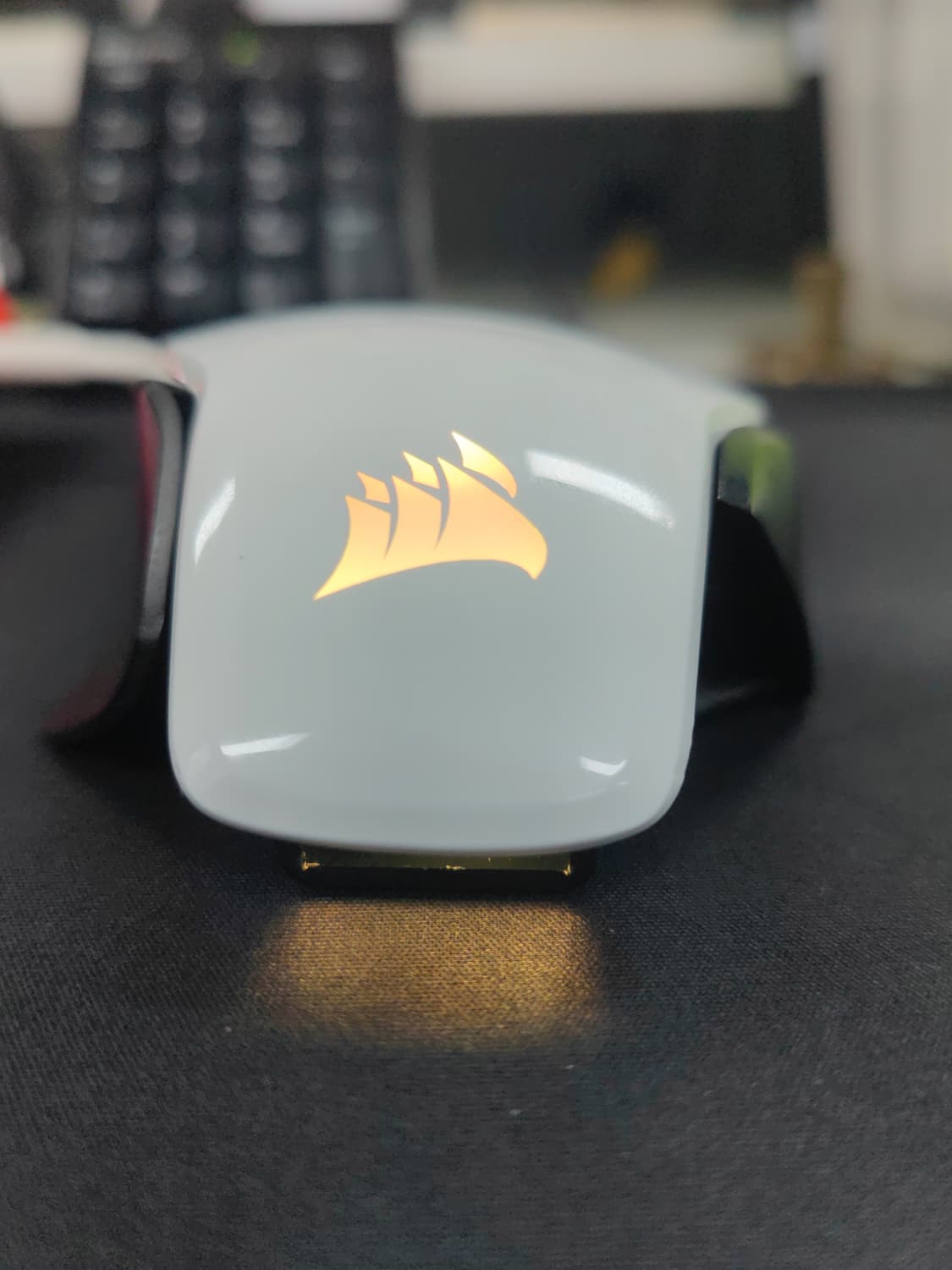 # 커세어 M65 PRO RGB 게이밍 인체공학 마우스 급처 상품이미지5
