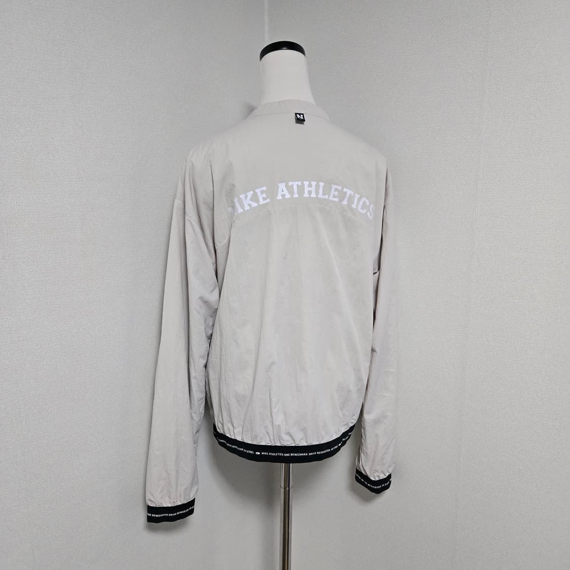 나이키 베이지 웜업 / 여성 바람막이/ 여성 맨투맨  상품이미지8