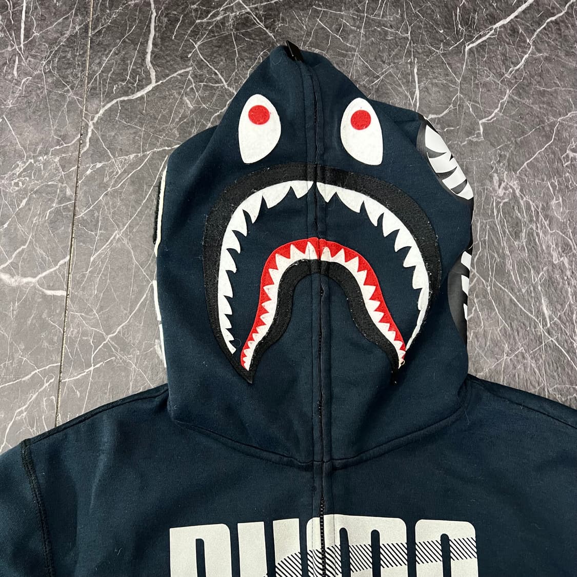 베이프 x 푸마 카모 샤크 풀 오버 후드집업 상품이미지8