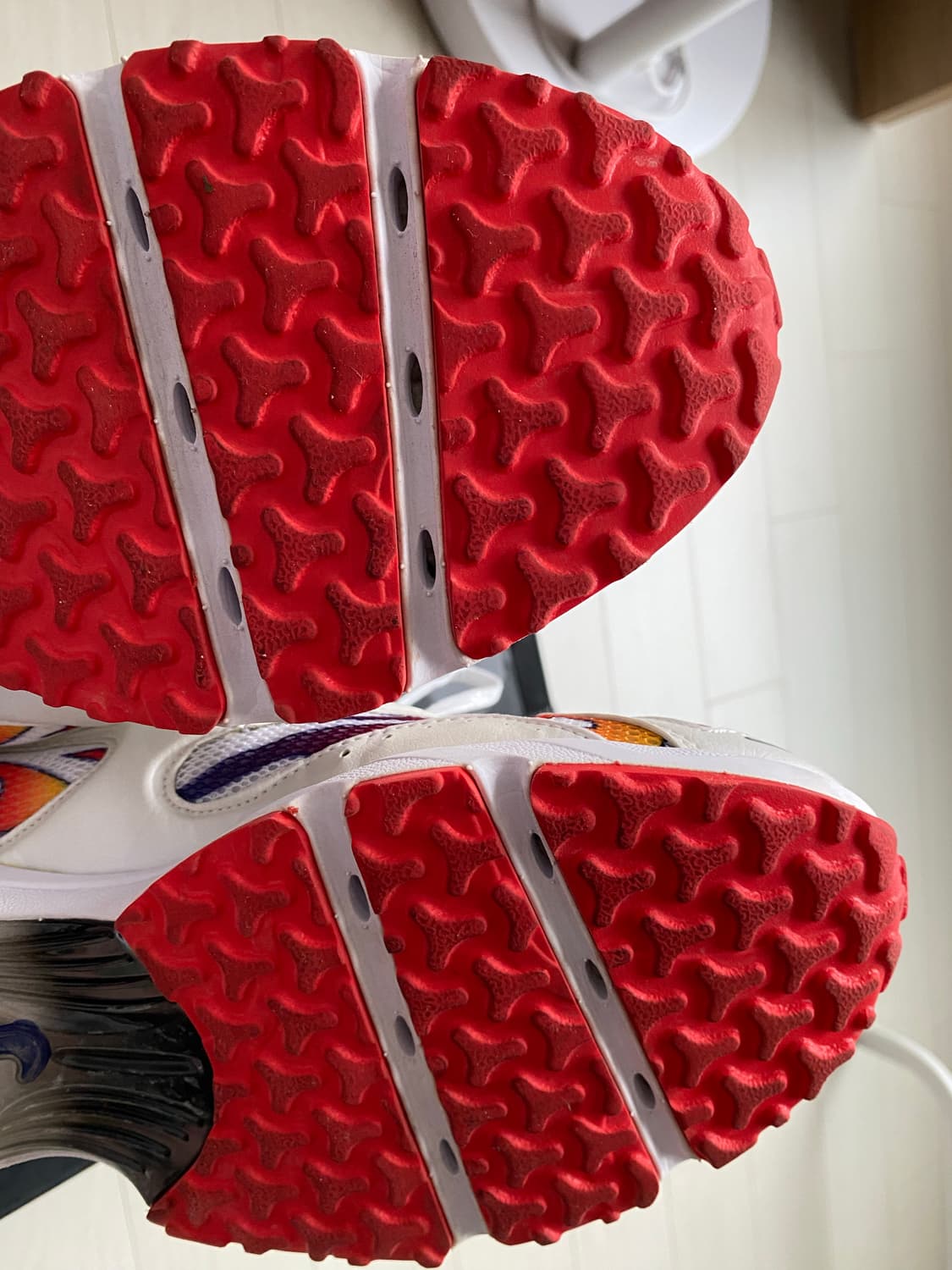 나이키 x 슈프림 줌 스트릭 스펙트럼 플러스 화이트 285 상품이미지4