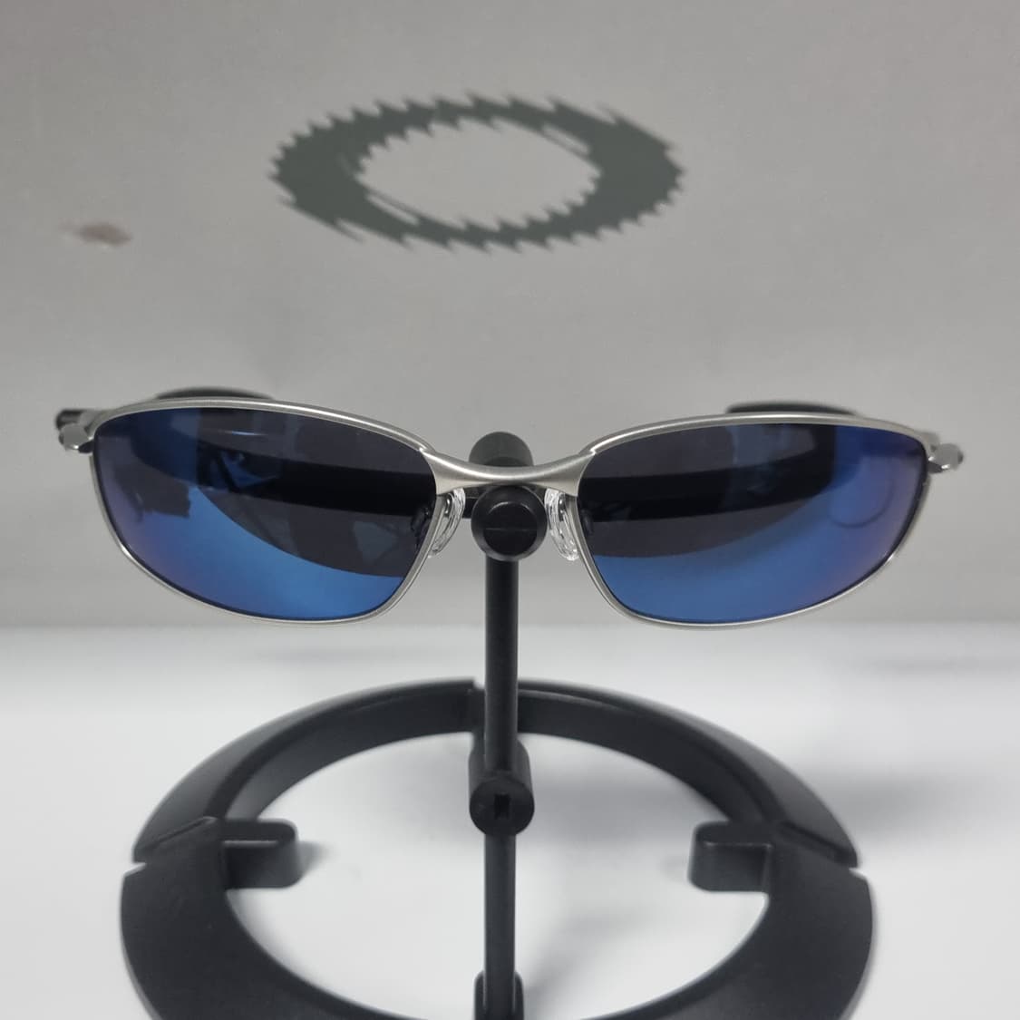 오클리 위스커 1.0 실버 미사용 상품이미지3