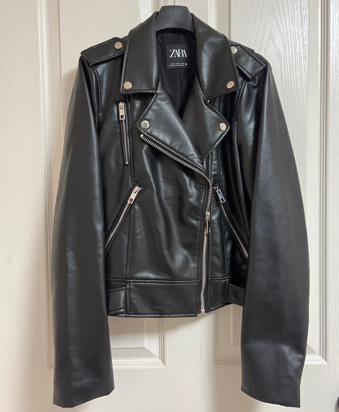 [새상품] 자라 페이크 레더 자켓 M 상품이미지1