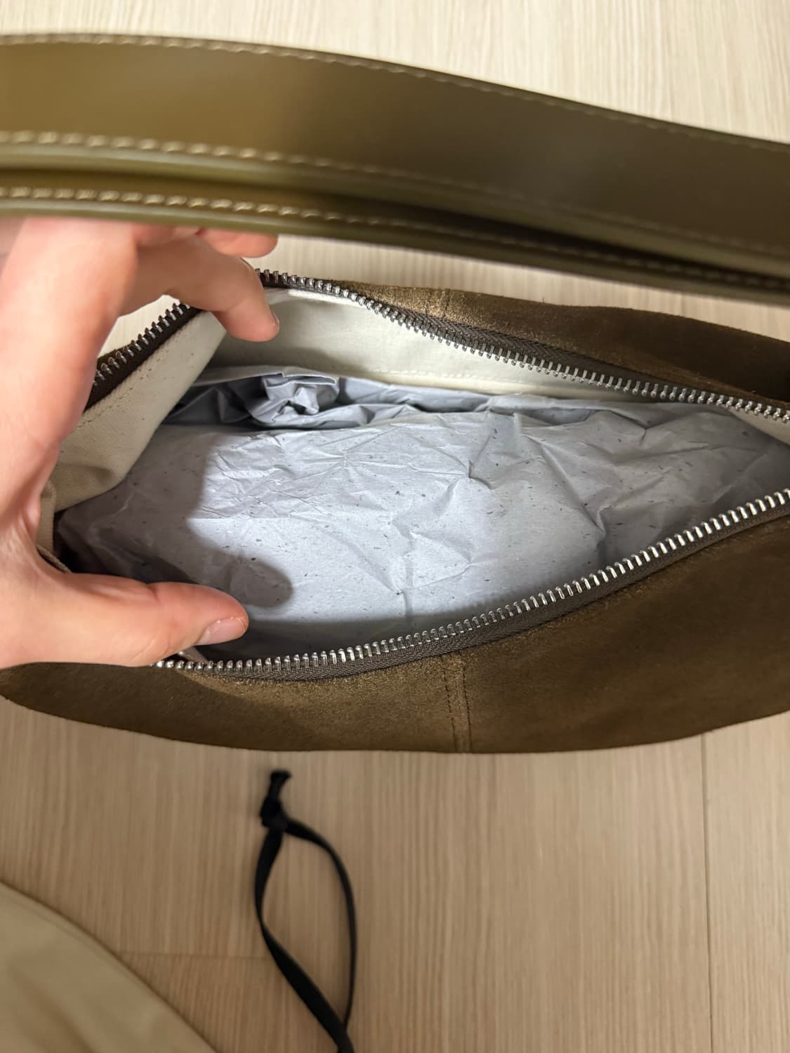 낫띵리튼 호보백 스웨이드 브라운 상품이미지4