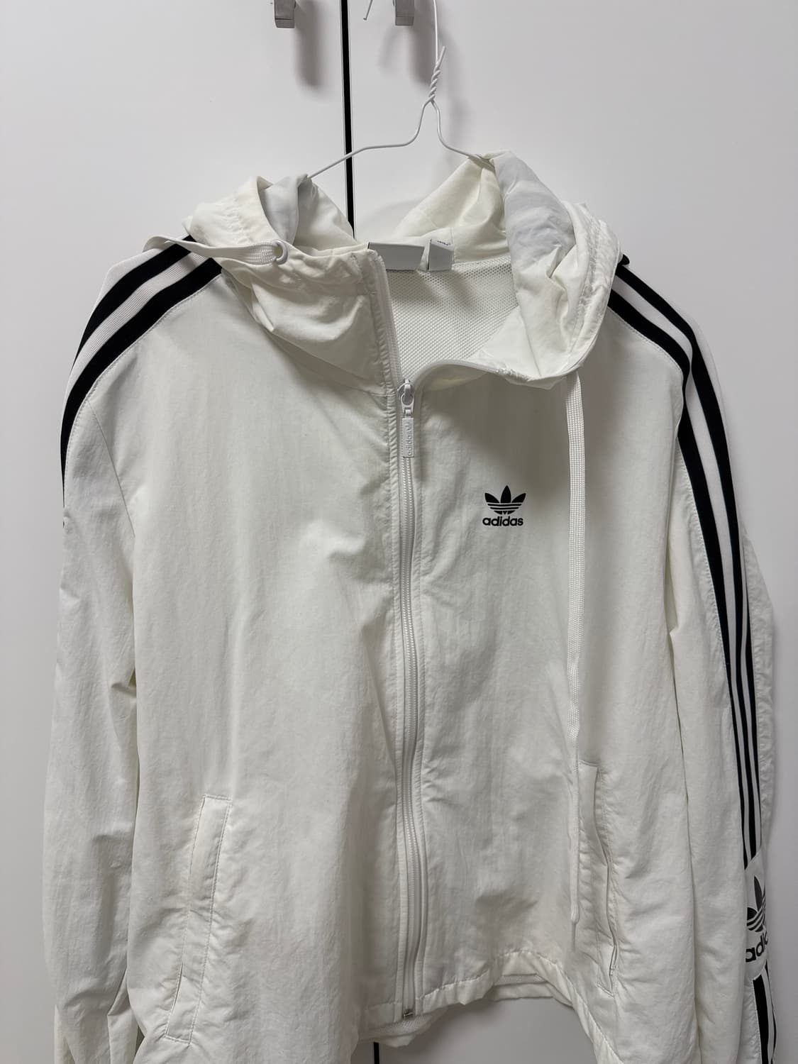 아디다스 여성 크롭 바람막이 윈드브레이커 상품이미지1