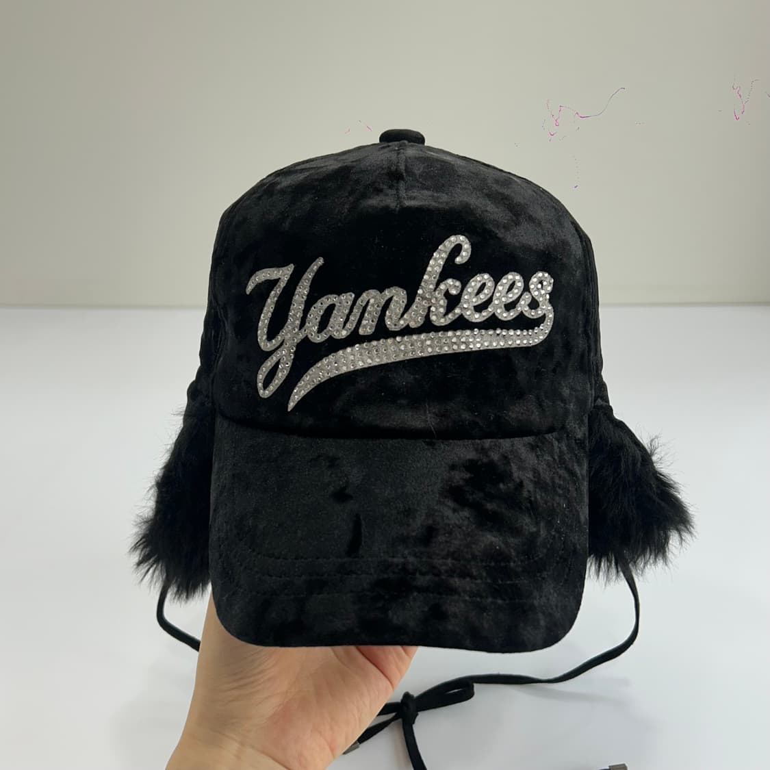 Mlb 엠엘비 양키스 큐빅 로고 벨벳 퍼 캡 상품이미지3