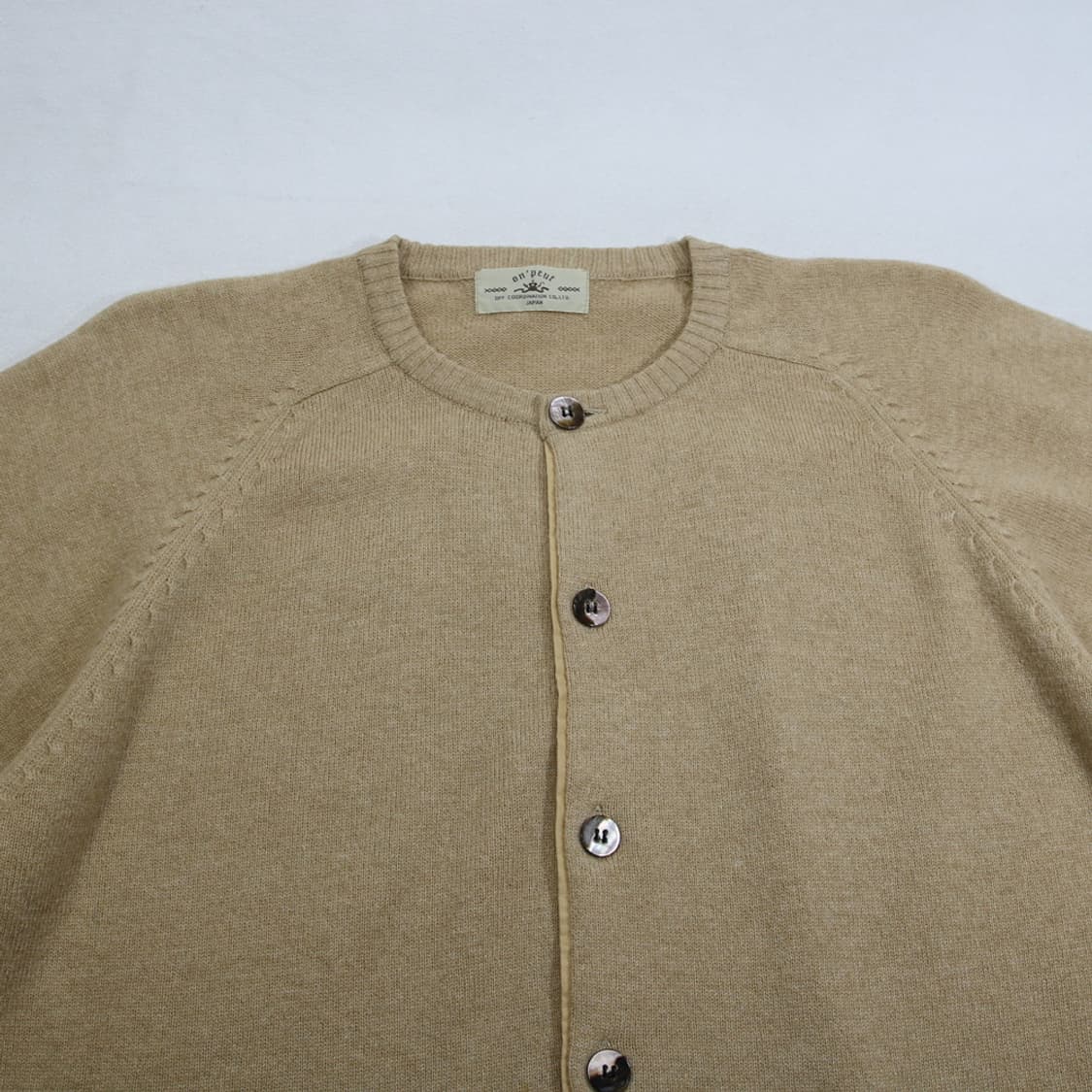 (착용컷) on' peut 라운드 니트 가디건 (남성용 105) 상품이미지4