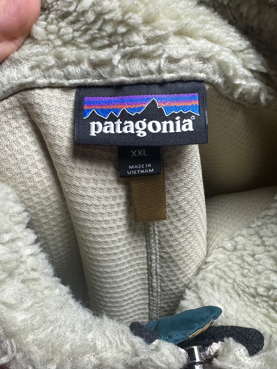 파타고니아 레트로X 펠리컨다크보레알리스그린 상품이미지3