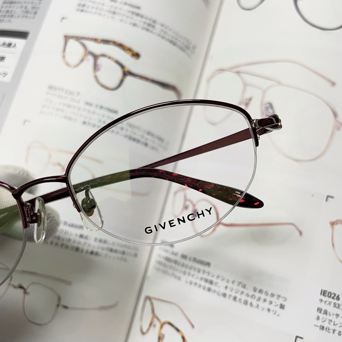 GIVENCHY 지방시 반무테 버건디 티타늄 안경 상품이미지2