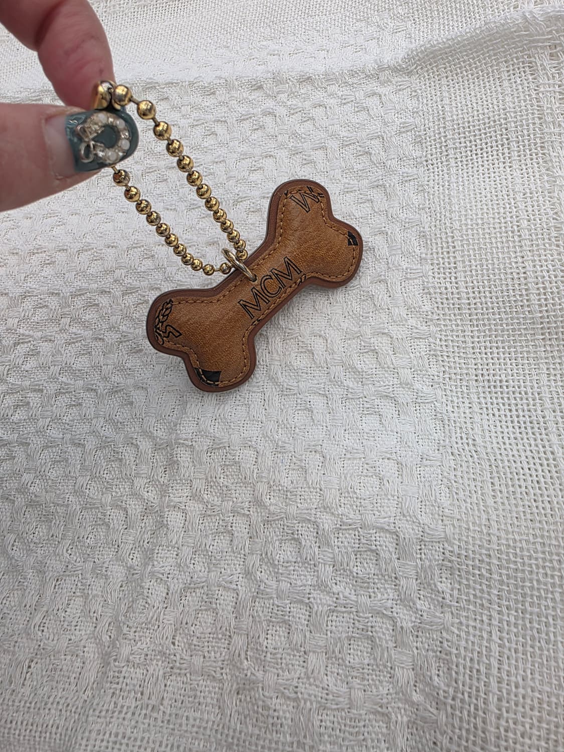 MCM 비세토스 뼈다귀 참 장식 상품이미지3