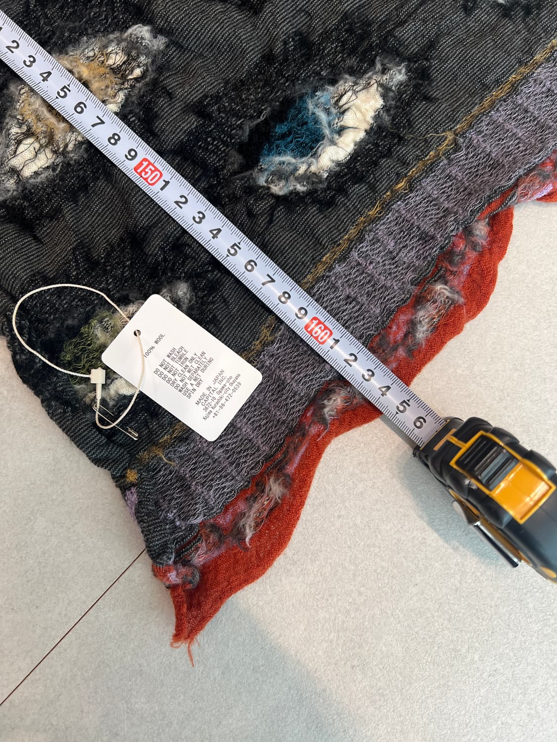 캐피탈 펠티드 울 스피크이지 해피 스카프 컬러풀 차콜 상품이미지5