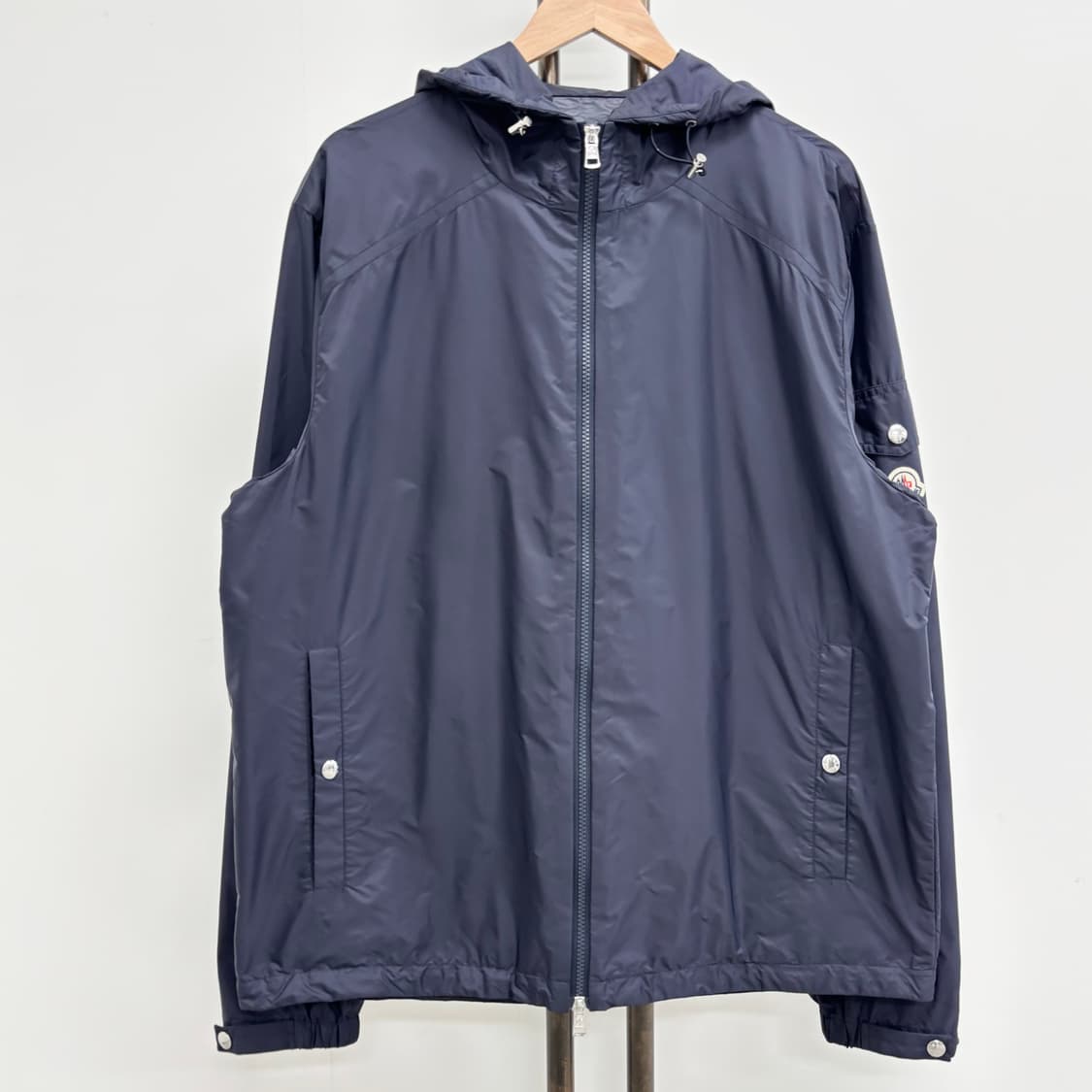 [5]몽클레어 와펜패치 후드 바람막이 상품이미지1