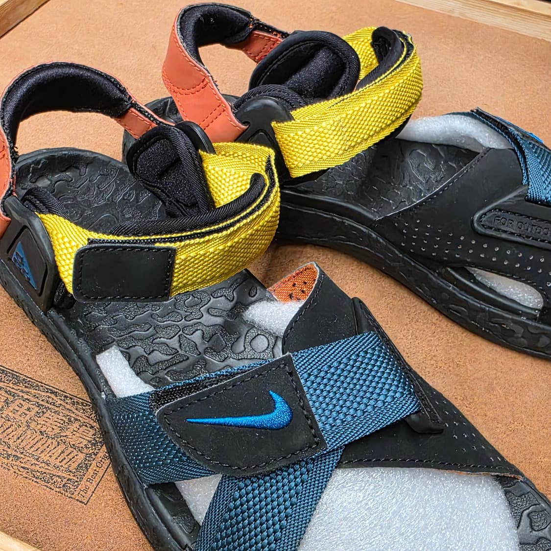 NIKE ACG 에어 데슈츠 샌들 상품이미지1