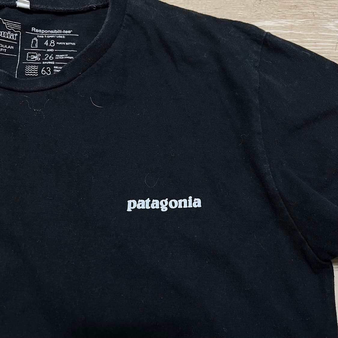 파타고니아 여성 리스폰서빌리티 빅로고 반팔 티셔츠 [블랙] FREE 상품이미지4