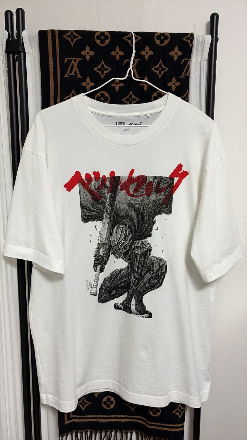 유니클로 UT 베르세르크 반팔 [JP L] 상품이미지2