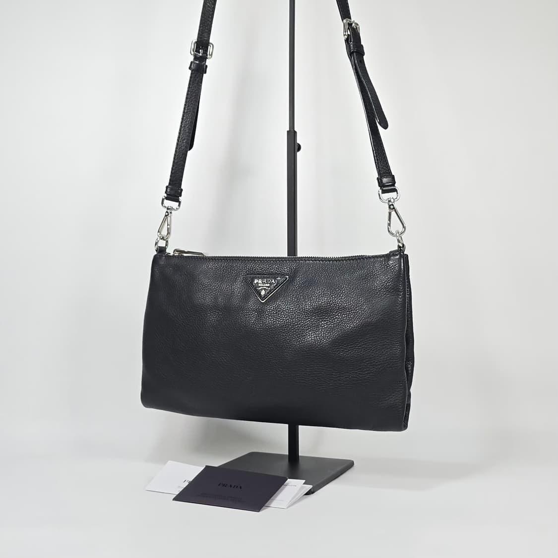 프라다 비텔로 다이노 은장 트라이앵글 클러치 크로스백 상품이미지1