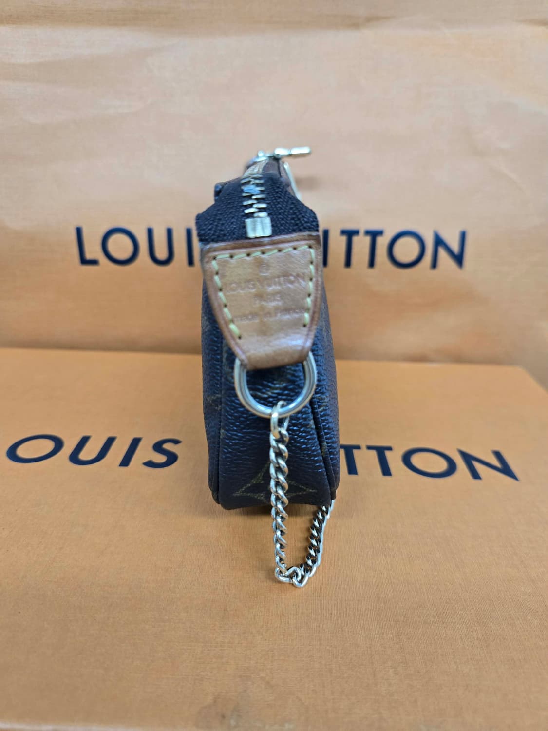 [보증서 정품] 루이비통 악세수아 미니백 상품이미지2