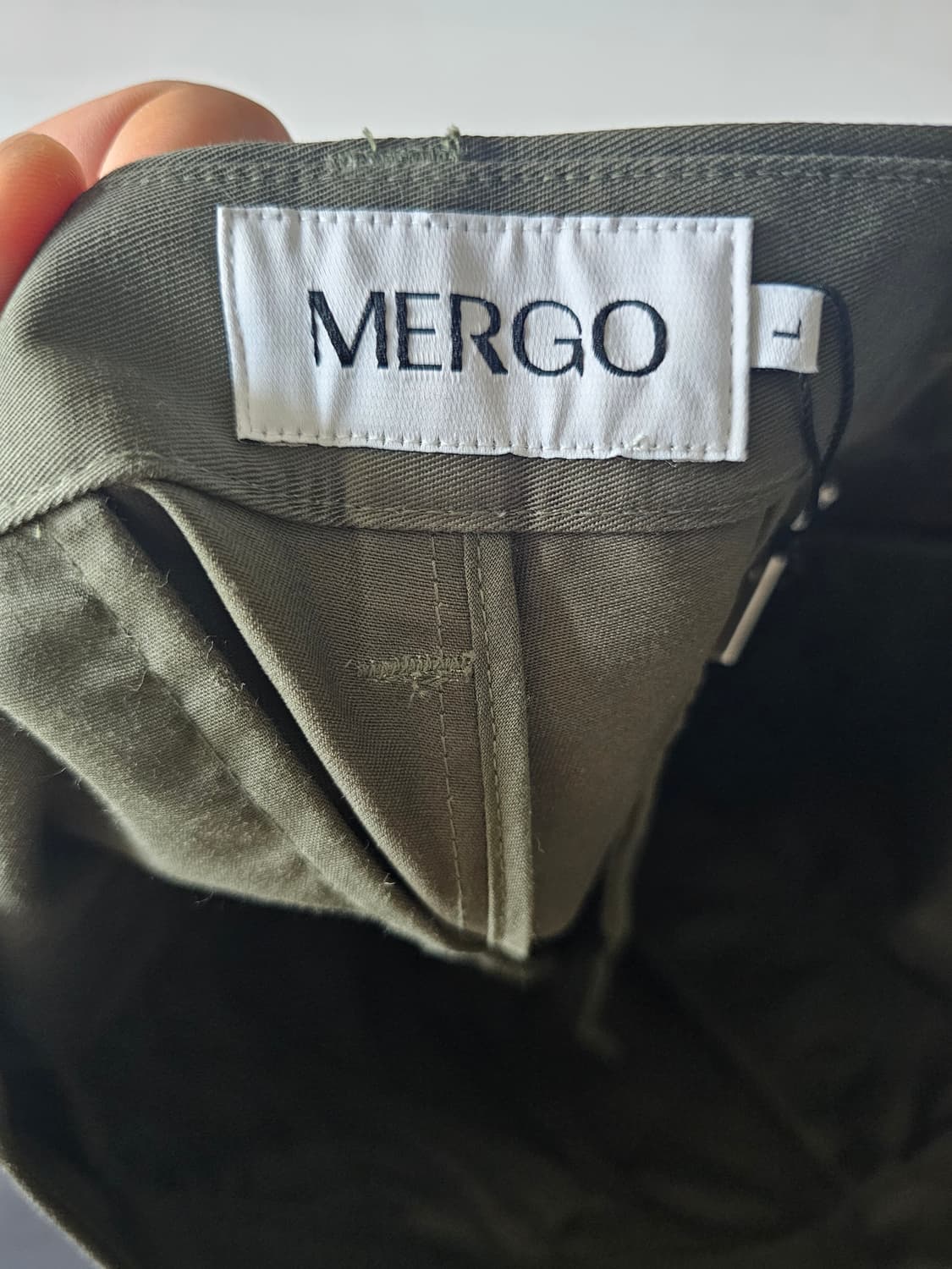 새상품 메르고 mergo 투턱 치노 쇼츠 반바지 올리브 상품이미지3