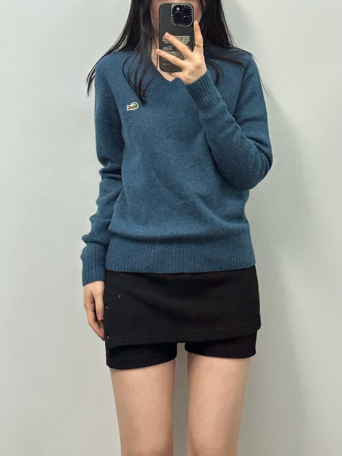 라코스테 자수로고 블루 브이넥 니트 상품이미지1