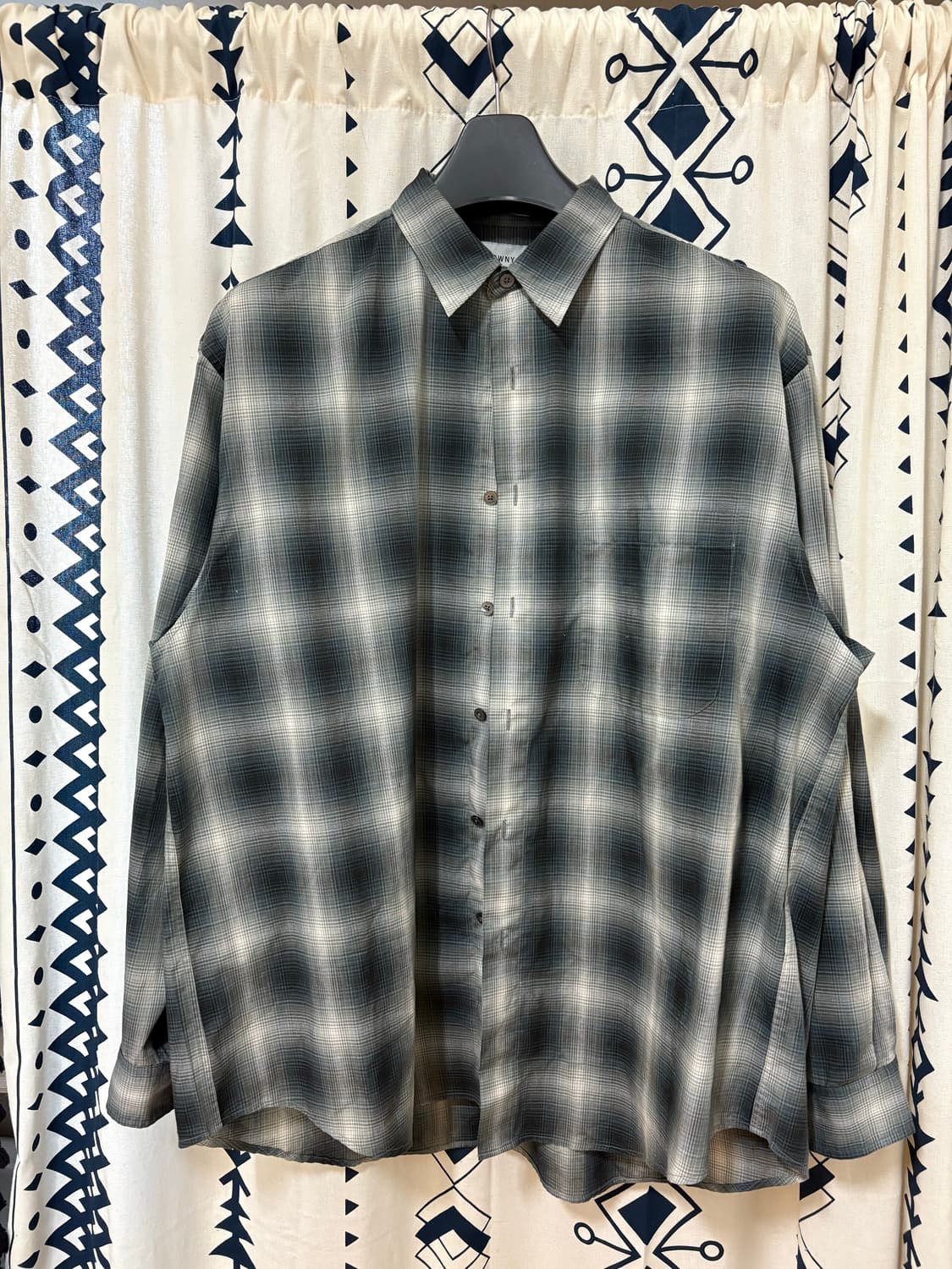 브라운야드 / 스테디셔츠 옴브레 블랙 상품이미지3