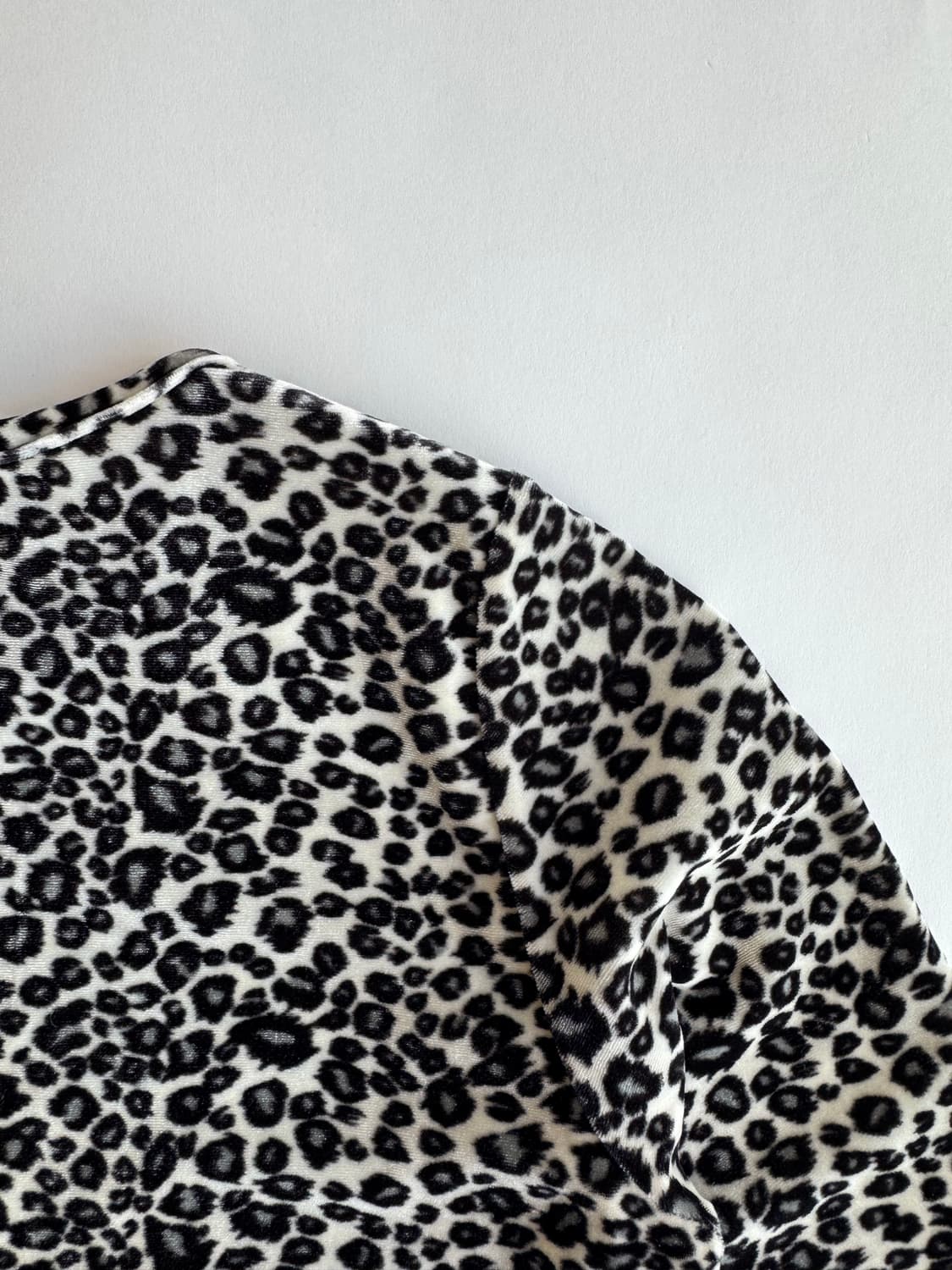 Leopard Velvet Half-Sleeve Top 상품이미지3