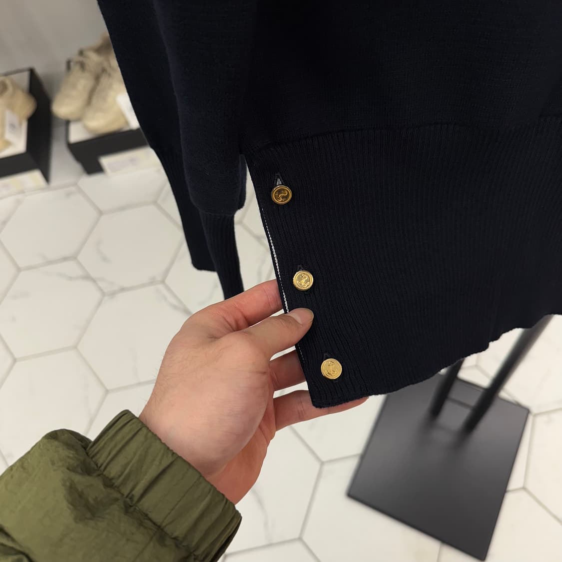 [새상품급/40] 톰브라운 밀라노스티치 금장 니트  상품이미지4