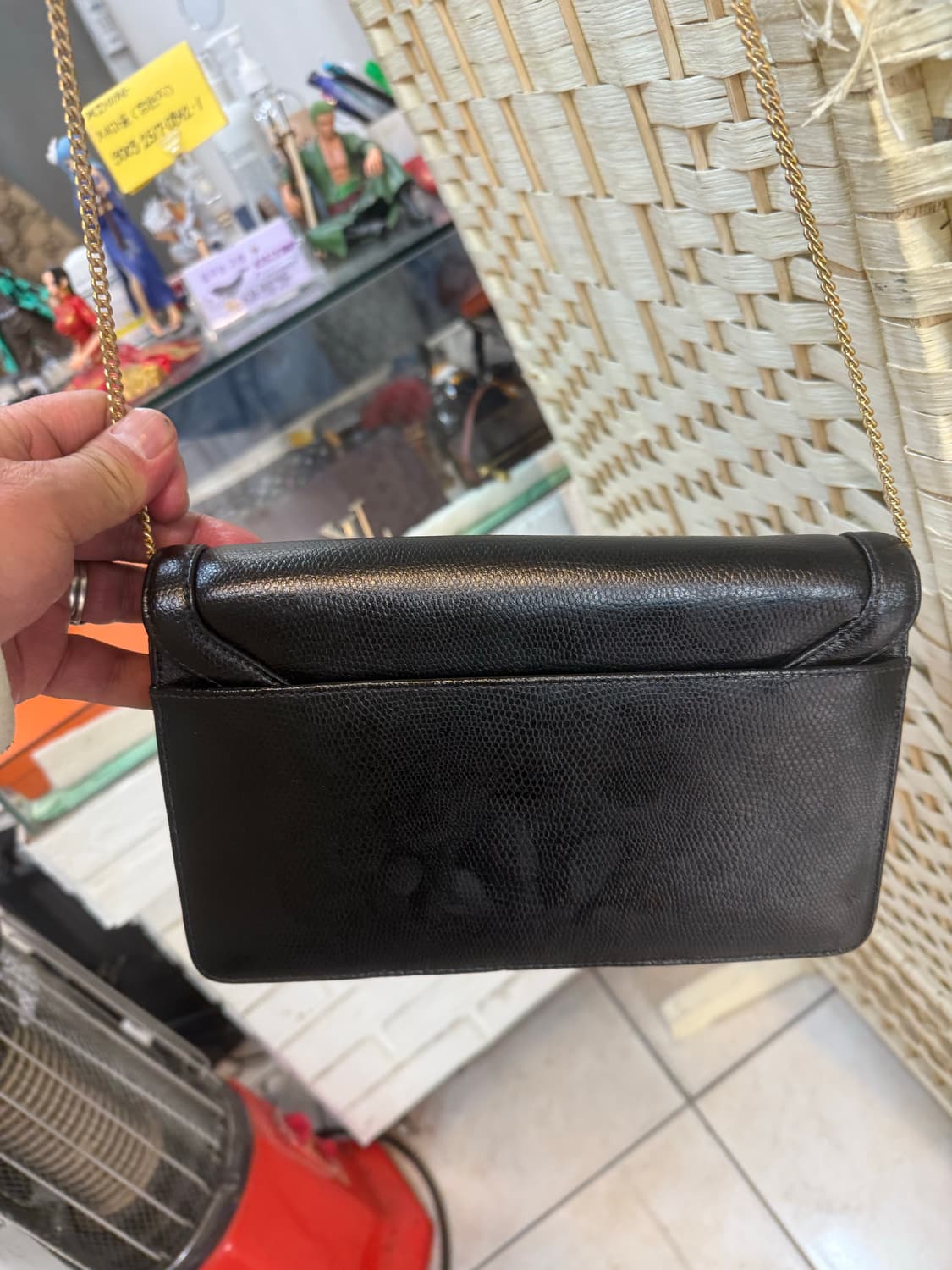 정품 지방시 빈티지 레더 체인 크로스백 팝니다 상품이미지4