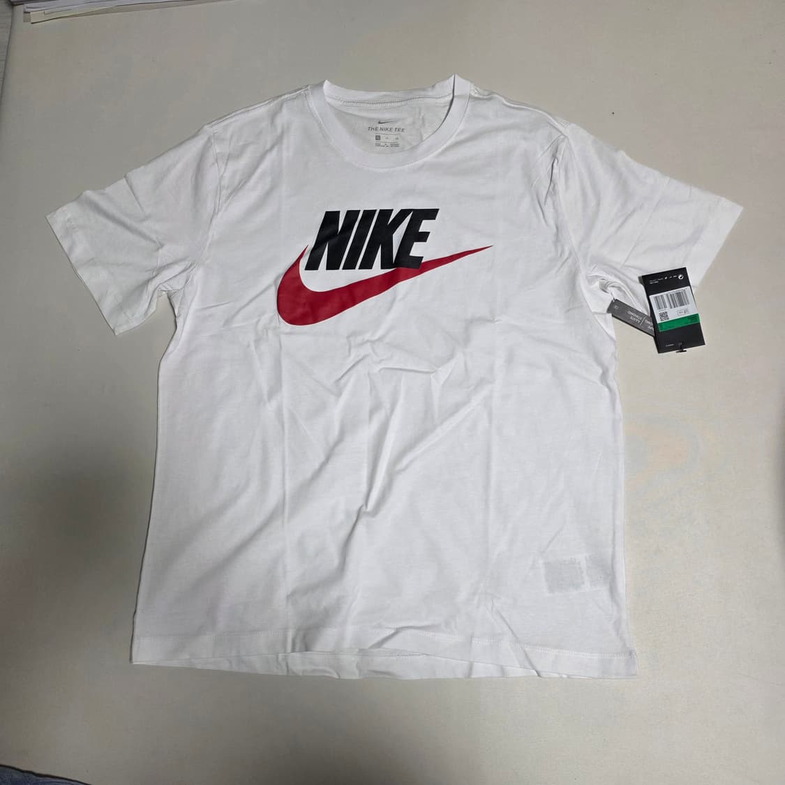 나이키 반팔 티셔츠 화이트/레드 로고 상품이미지1