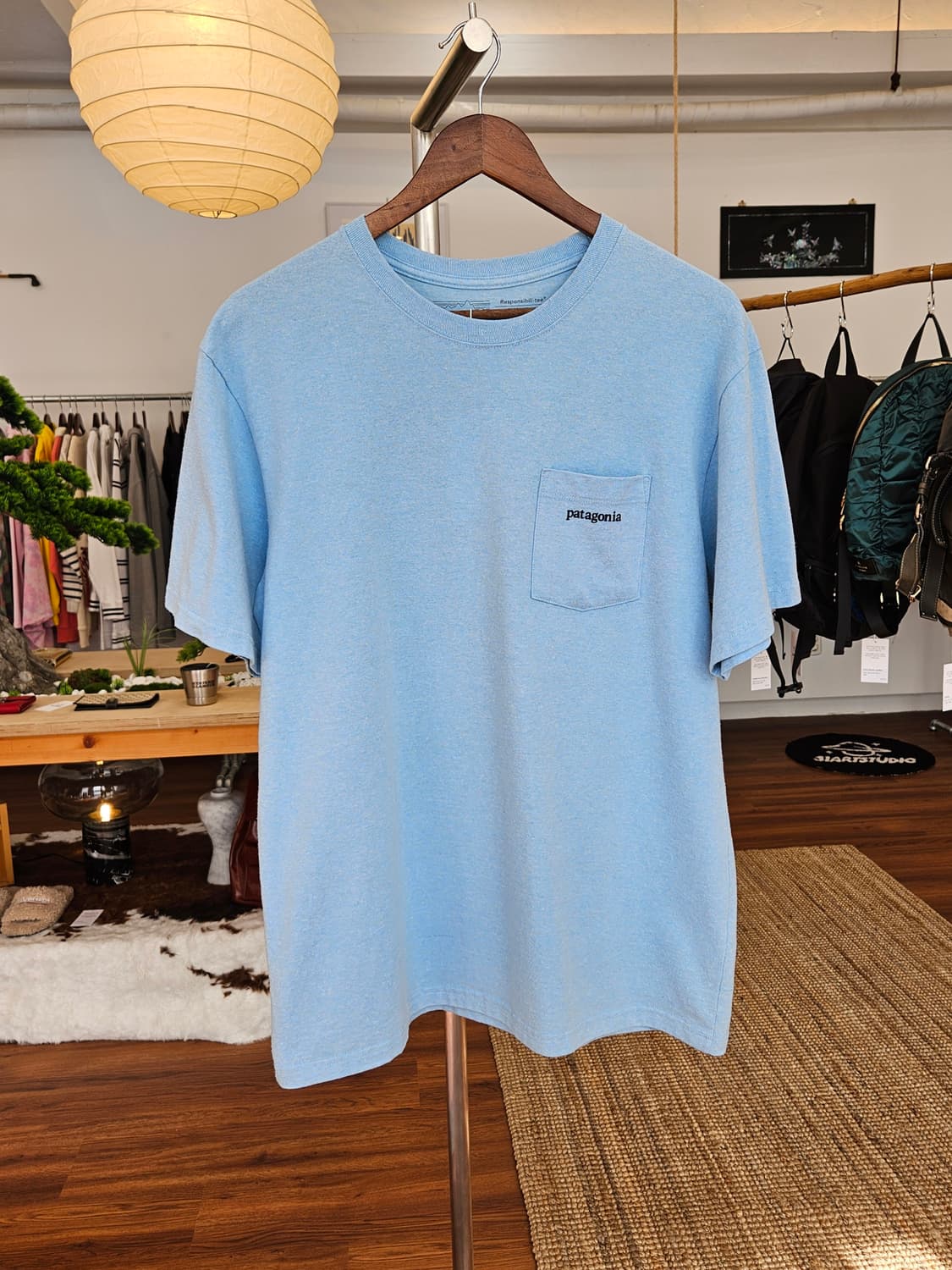 파타고니아 포켓 티셔츠 블루 상품이미지1