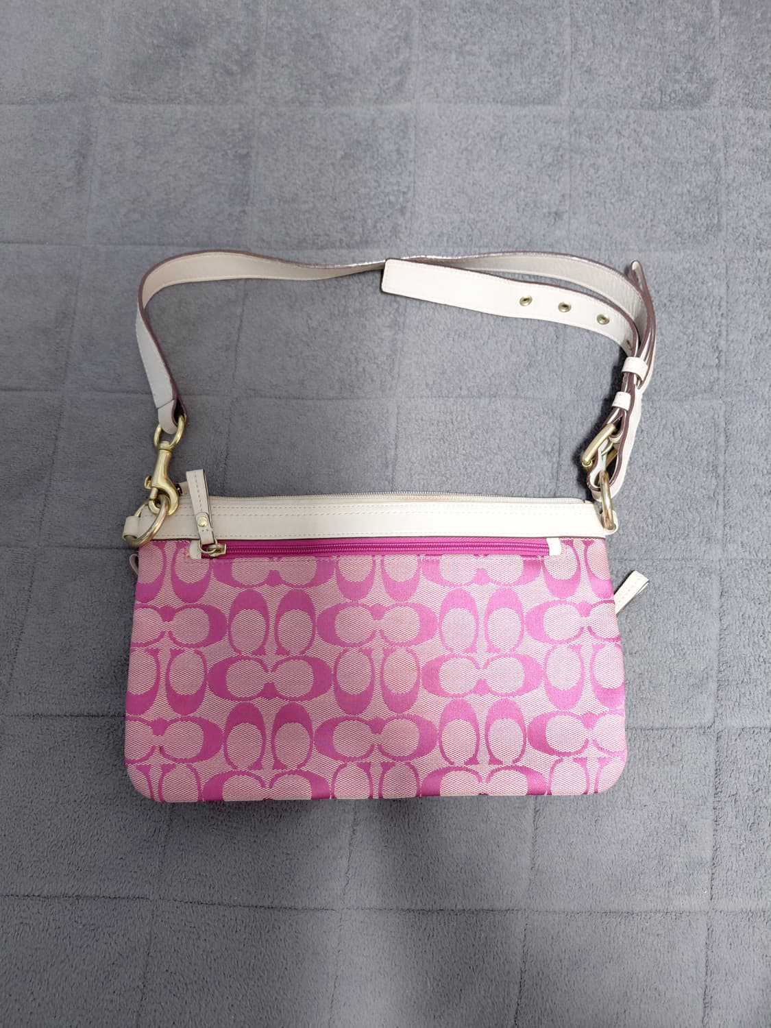 코치(COACH)빈티지 시그니처 핑크 캔버스 숄더백 상품이미지3