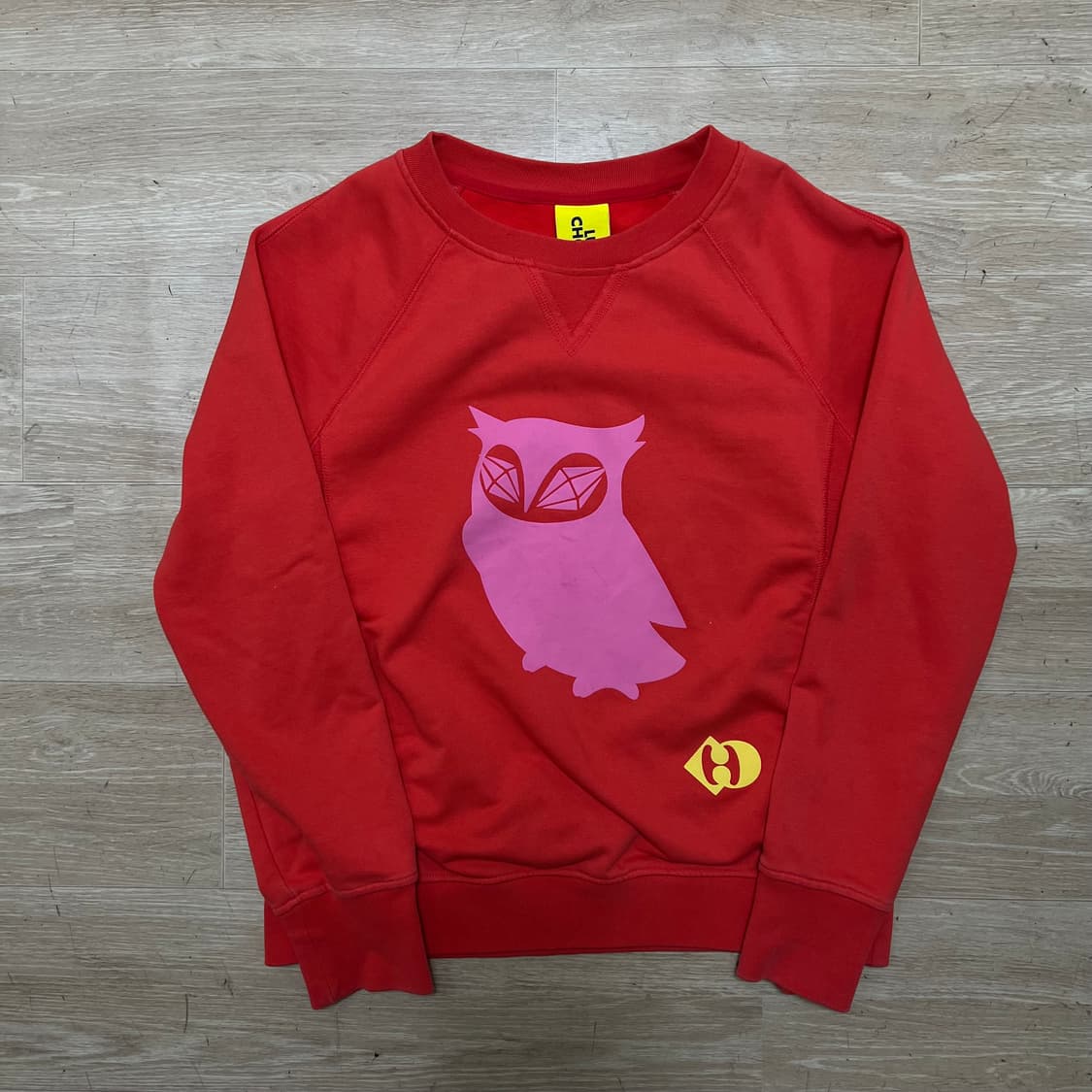 럭키슈에뜨 여성 오버핏 로고 피린팅 맨투맨 티셔츠 [피치 레드] M/95 상품이미지1