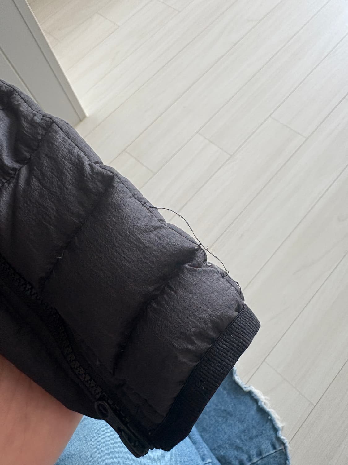 더콜디스트모먼트 경량패딩 상품이미지4