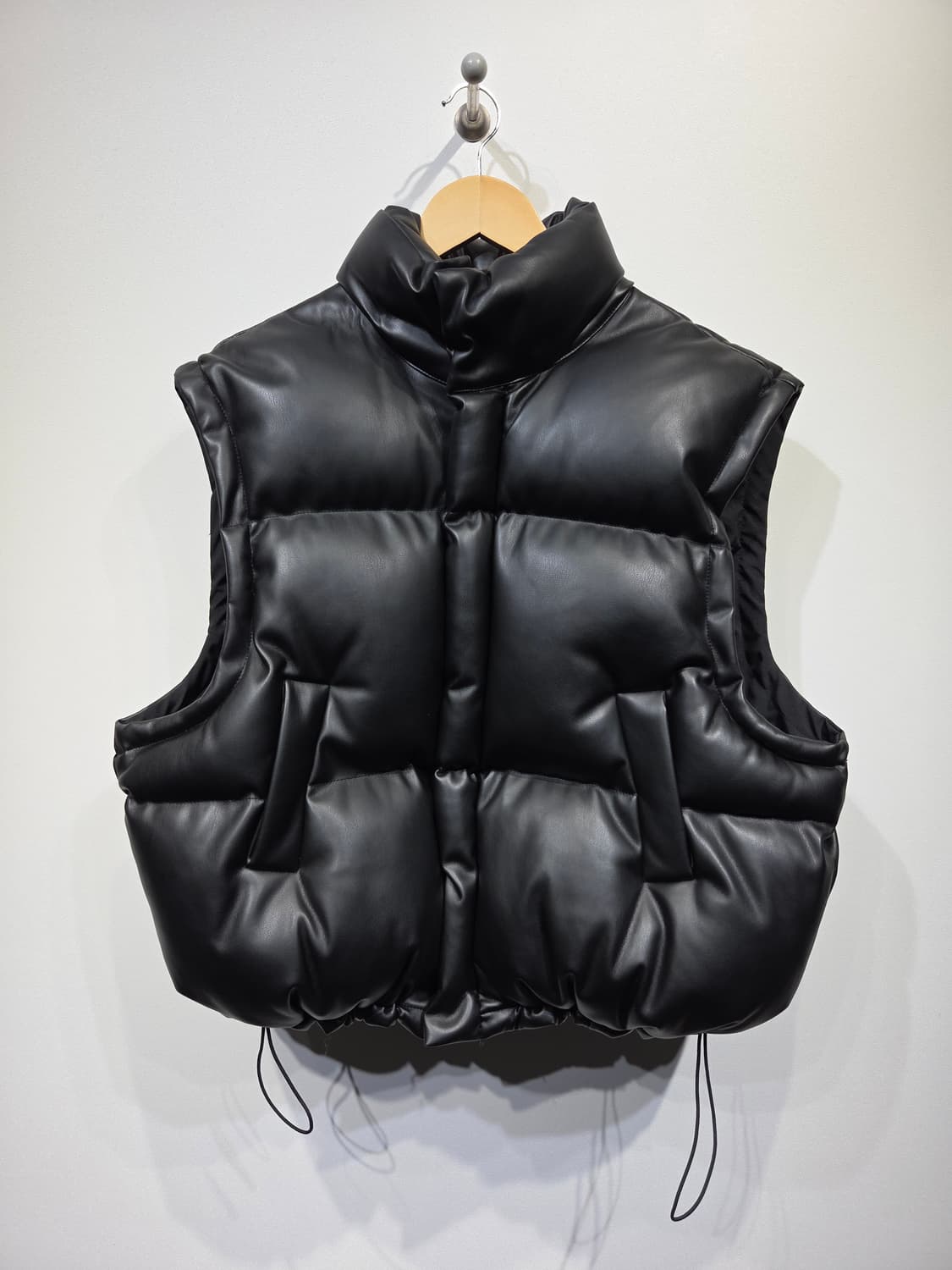 OUR ROOM 아워룸 레더 패딩 조끼 상품이미지2